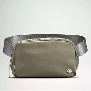 Lululemon Everywhere Belt Bag Grey Sage